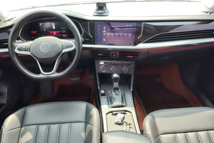 Used Volkswagen Passat 2022 280TSI Business Edition Center Console