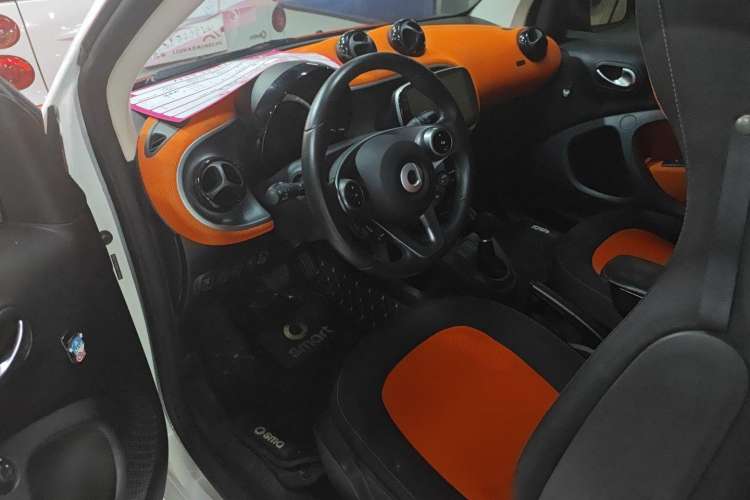 Used smart fortwo 2015 1.0L 52 kW Hardtop Passion Edition