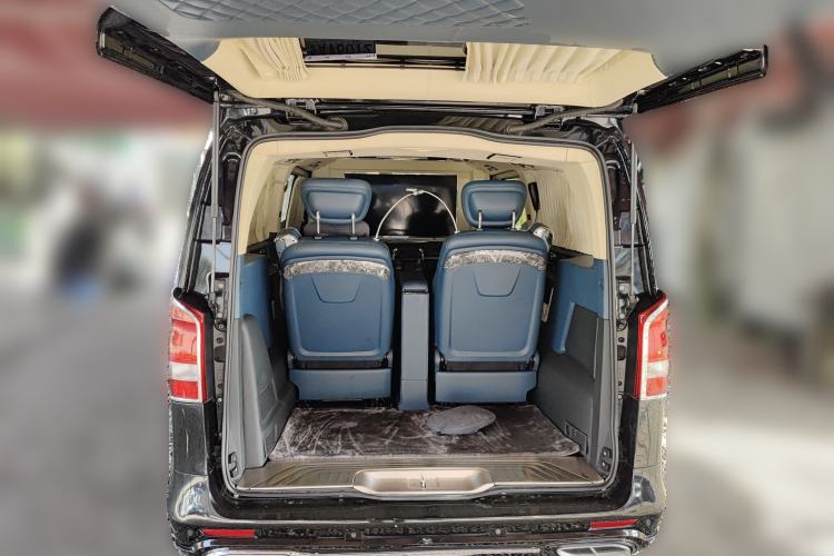 Used Mercedes-Benz Vito 2021 2.0T Elite Version 8 Seats Trunk