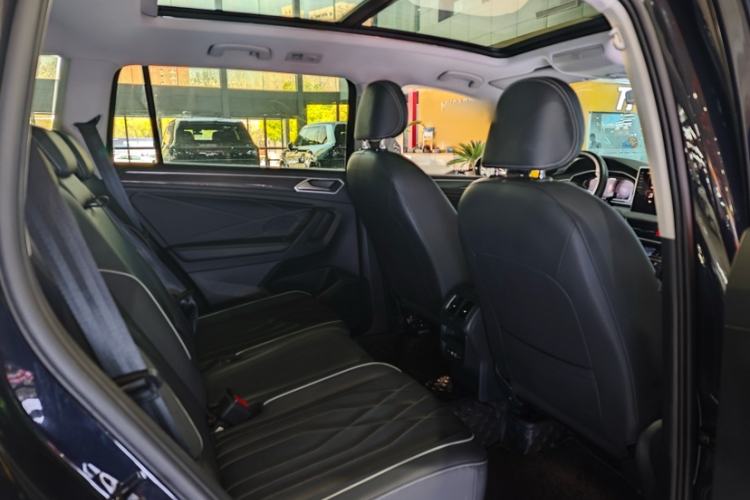 Used Volkswagen Tiguan L 2024 330TSI Automatic Two-Wheel Drive R-Line Enhanced Edition Interior 2