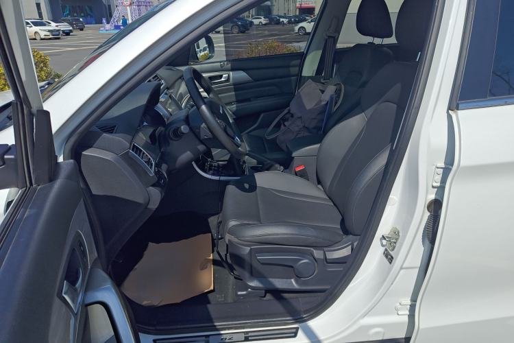 Used Haval H2 2017 Red-Label 1.5T Manual Two-Wheel-Drive Elite Model