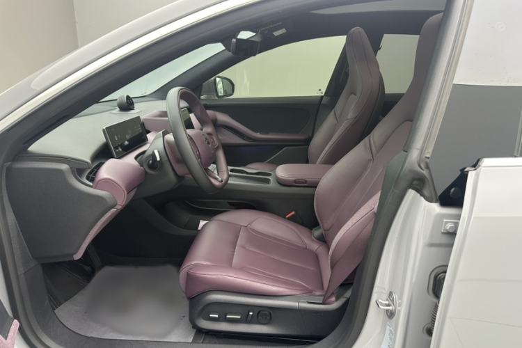 Used Nio ET5T 2024 75kWh Touring Left Front Seat