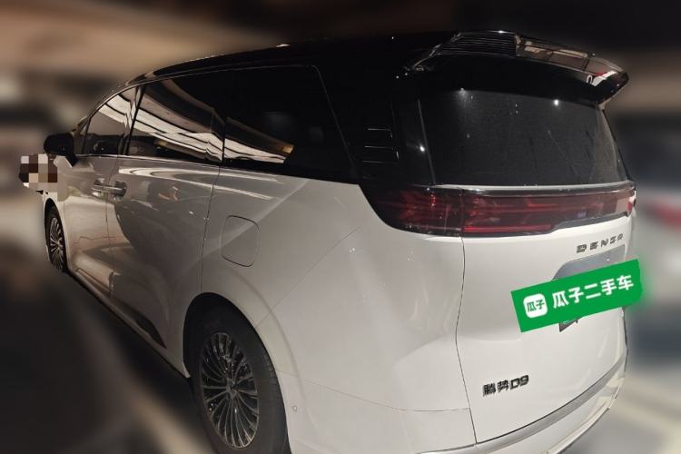 Used Denza D9 2022 DM-i 970 Four-Wheel Drive Flagship Model
