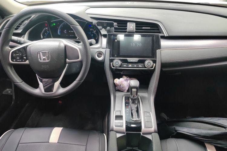 Used Honda Civic 2016 220TURBO CVT Luxury Edition Center Console