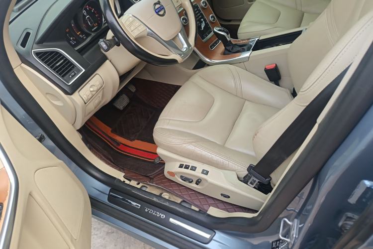 Used Volvo XC60 2017 T5 AWD Smart Version

