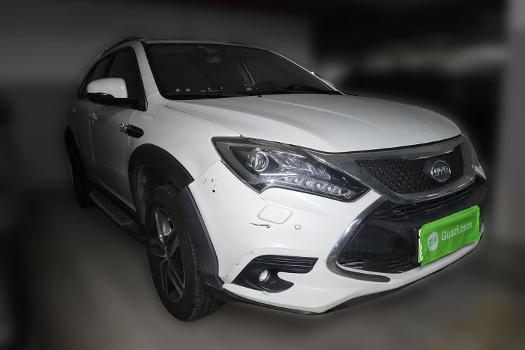 Used BYD Tang New Energy 2015 2.0T Four-Wheel Drive Prestige Version

