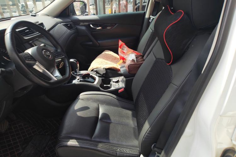 Used Nissan X-Trail 2017 2.5L CVT Luxury Edition 4WD Left Front Seat