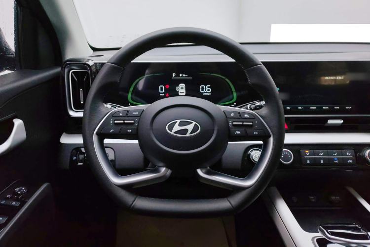Used Hyundai ix35 2023 Musso 2.0L Deluxe Edition DLX
