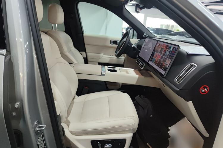 Used Li Auto L8 2023 Pro Model
