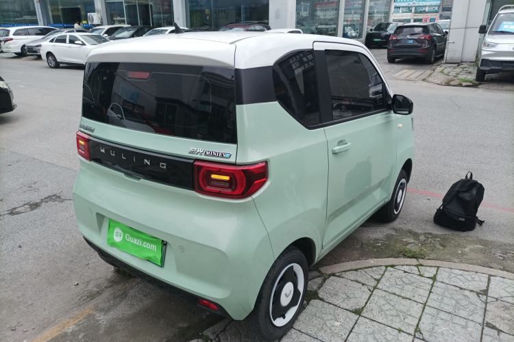 Used Wuling Hongguang MINIEV 2021 Macaron Sandwich Model 120 km Lithium Iron Phosphate
