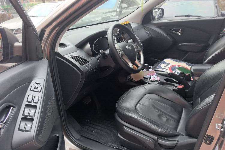 Used Hyundai ix35 2010 2.0L Automatic Two-Wheel Drive Elite Edition GLS
