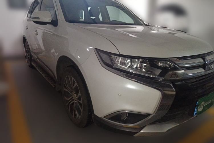 Used Mitsubishi Outlander 2018 2.0L Two-Wheel Drive Glory Edition 5 Seats