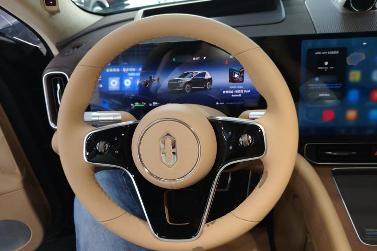 Used Hima AITO M9 2024 Range-Extended Ultra Version 52 kWh 6-Seater Model Steering Wheel