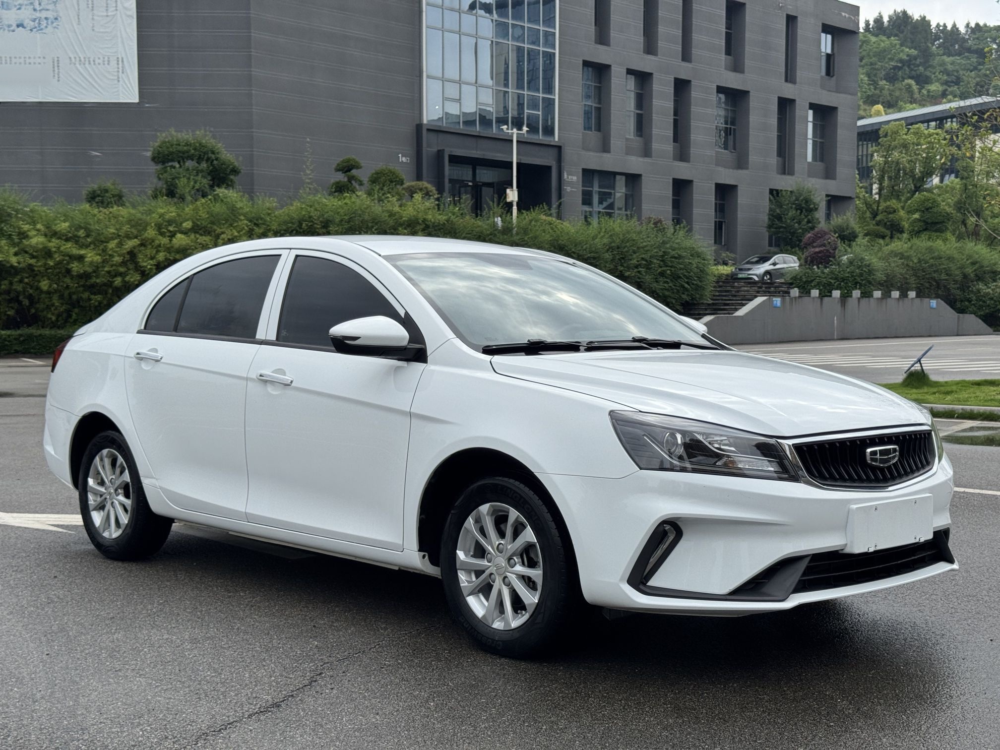 Geely Auto Emgrand 2021 UP 1.5L CVT Comfort Model — снимка 13