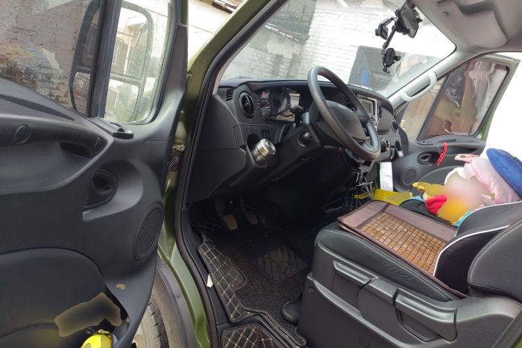 Used Iveco Eurocargo 2021 2.0T Manual Super-Rui Short Wheelbase High-Roof Side-Sliding Door F1A
