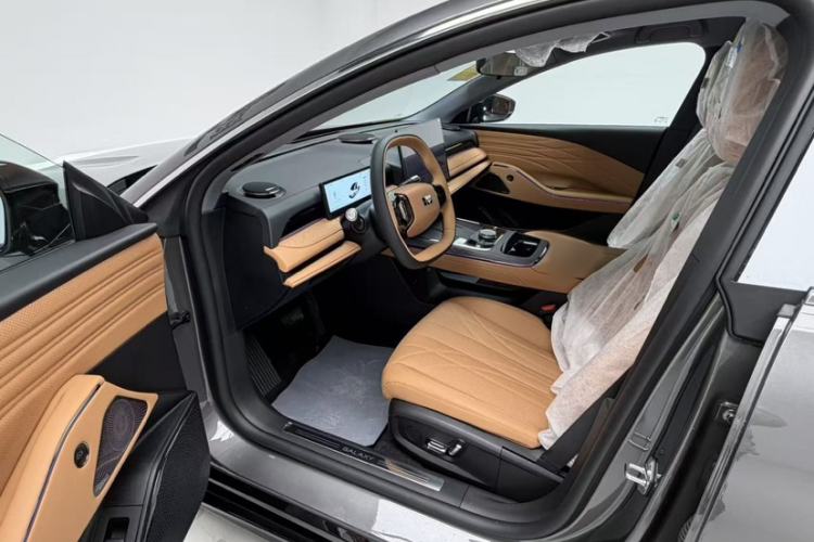 Used Geely Galaxy 8 2025 130km EM-i Deluxe Edition
