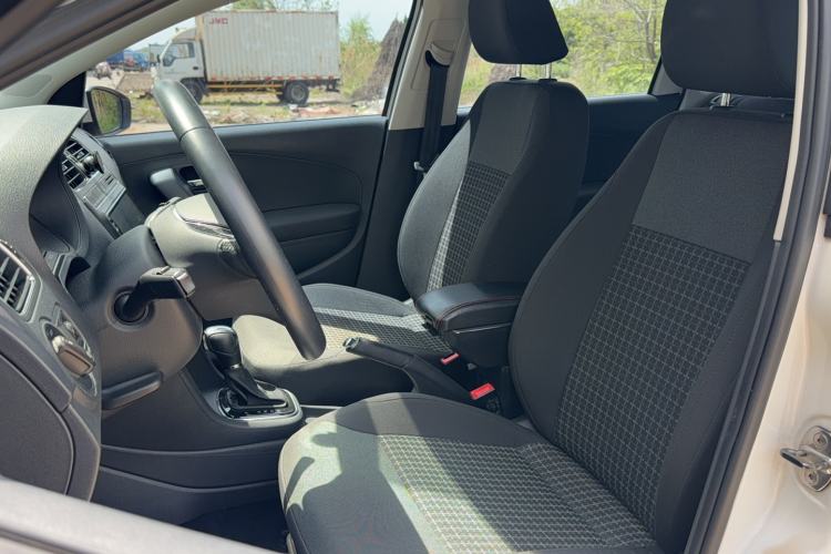 Used Volkswagen Polo 2016 1.6L Automatic Comfort Model