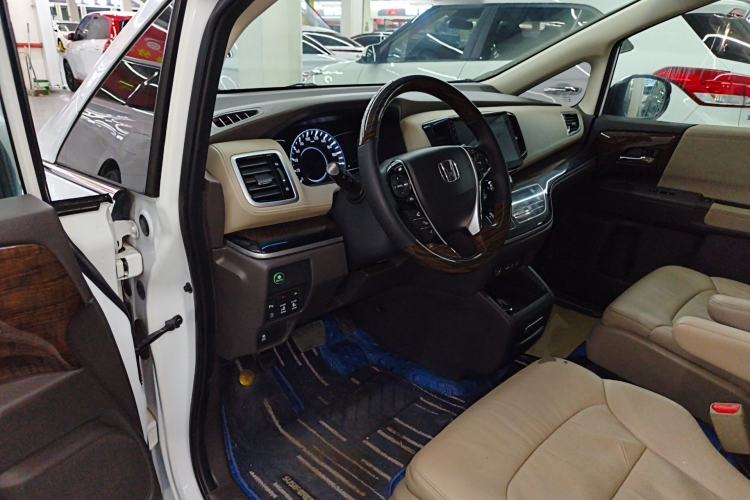 Used Honda Odyssey 2015 2.4L Smart Edition Driver Seat