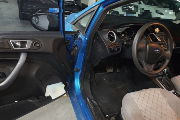 Used Ford Fiesta 2013 Hatchback 1.5L Automatic Fashion Edition
