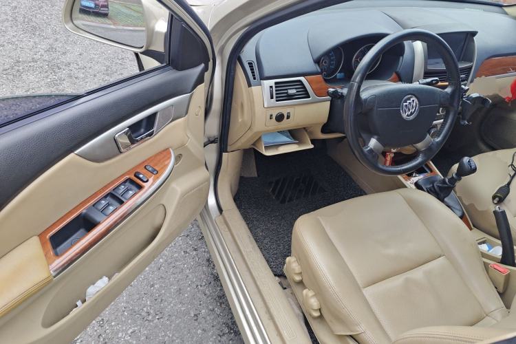 Used Buick Excelle 2013 1.5L Manual Luxury Model
