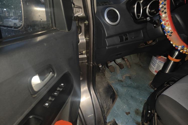 Used CHANGAN KAICHENG Ruixing M60 2019 1.5L Business Model China V Emission Standard 6-Seater 4G15S Driver Seat