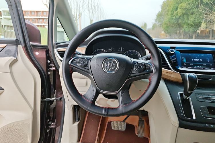 Used Buick GL8 2018 ES 28T Comfort Model China VI Standard Steering Wheel