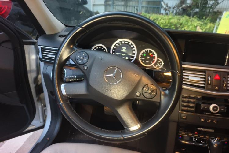 Used Mercedes-Benz E-Class 2010 E 260 CGI Fashion Model Steering Wheel