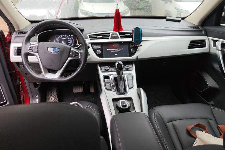 Used Geely Auto Emgrand X7 Sport 2018 1.8TD Automatic Two-Wheel Drive Smart Connect 4G Internet Edition Center Console