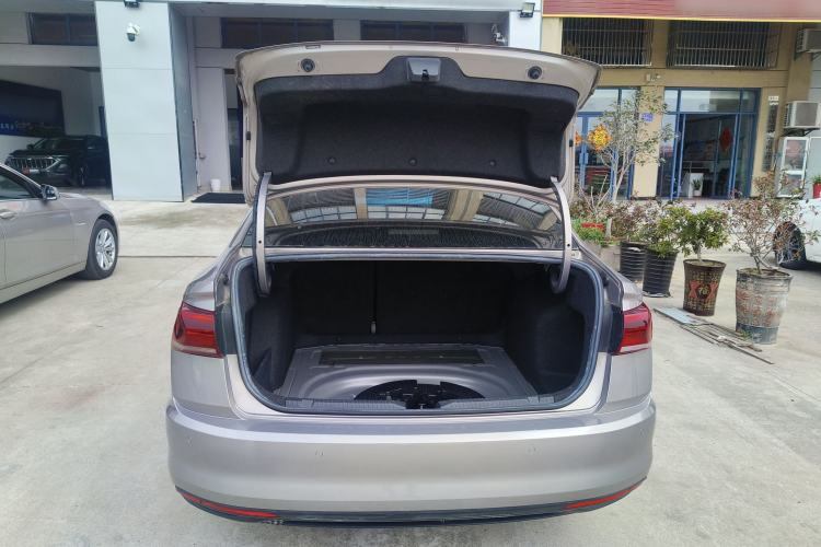 Used Volkswagen Bora 2019 Revised Version 1.5L Automatic Fashionable Style China VI