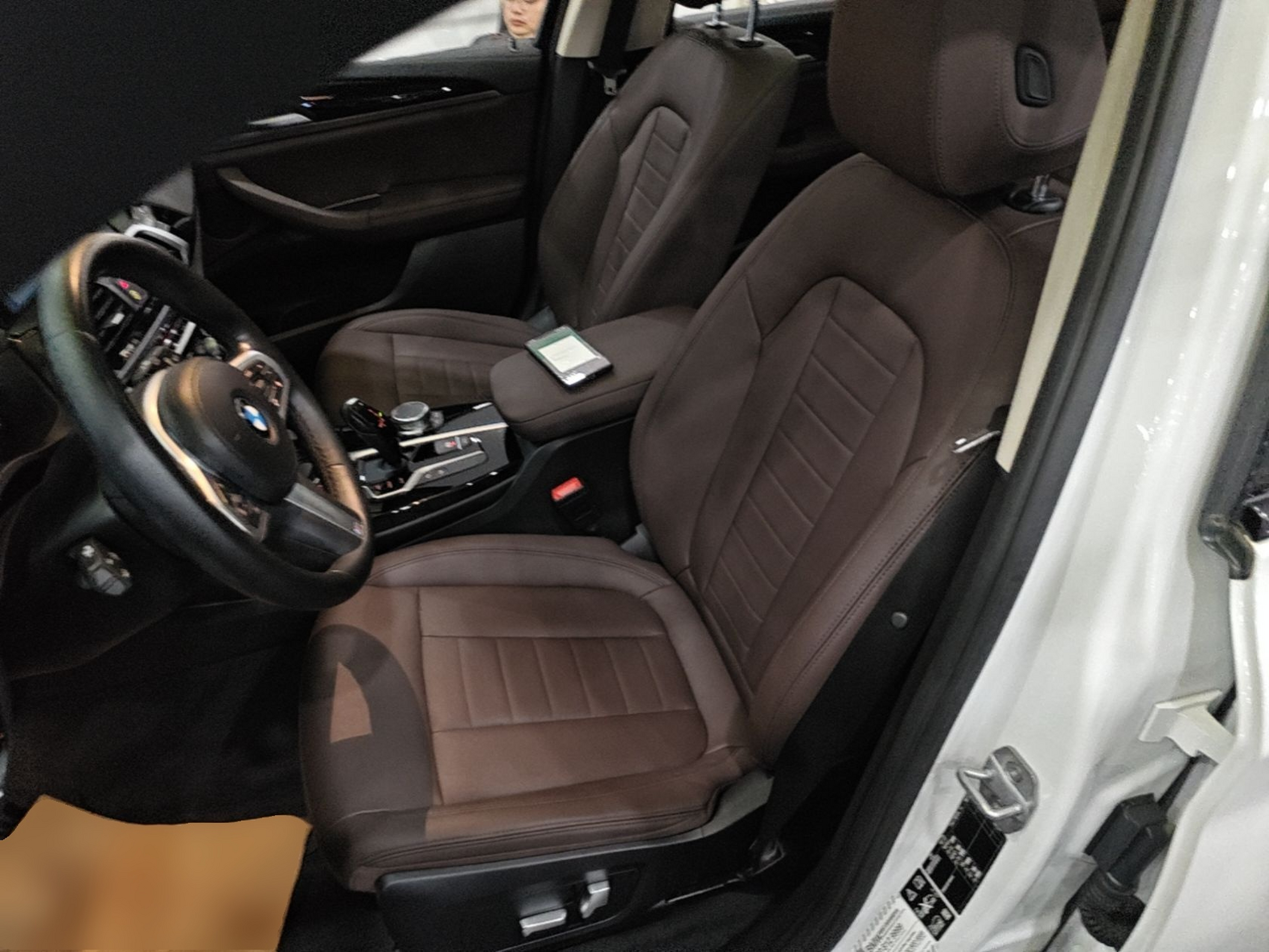 Vordere Reihe im Auto