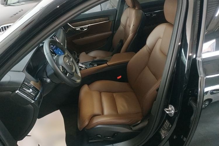 Used Volvo S90 2023 B5 Zhiyuan Luxury Edition
