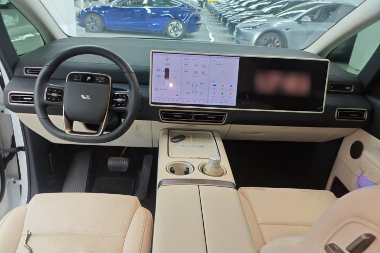 Used Li Auto MEGA 2025 Home Family Special Edition Interior 2