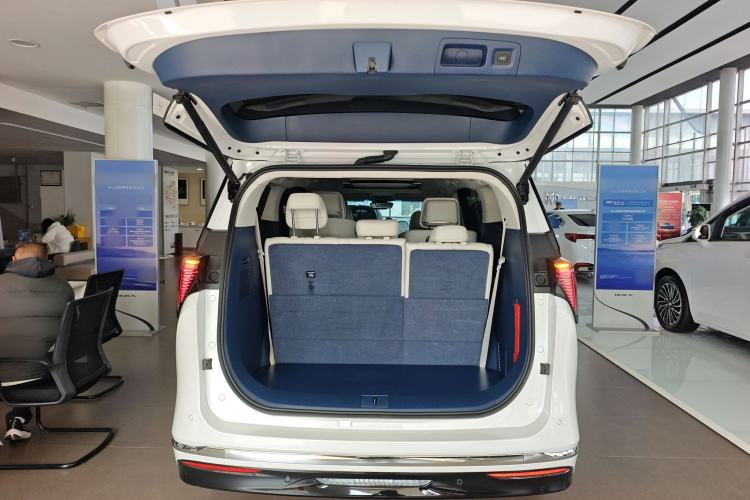 Used Buick GL8 New Energy 2024 Lu Zun Luxury Edition 7-Seater Trunk