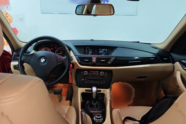 Used BMW X1 2010 sDrive18i Luxury Model Center Console