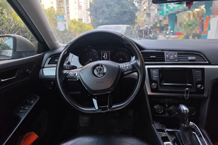 Used Volkswagen Lamando 2015 280TSI DSG Comfort Edition
