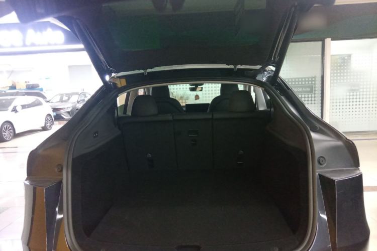 Used Tesla Model Y 2025 Rear-Wheel-Drive Version