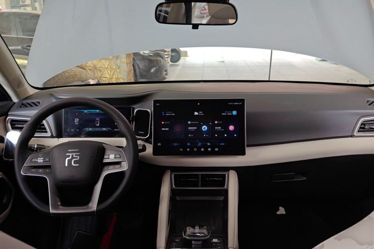 Used BYD Yuan UP 2024 401KM Leading Edition Center Console