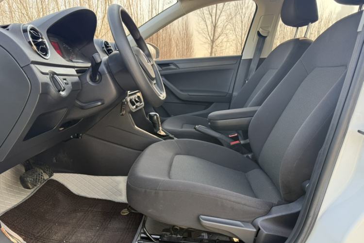 Used Volkswagen Jetta 2019 Dream Edition 1.5L Automatic Fashionable Version
