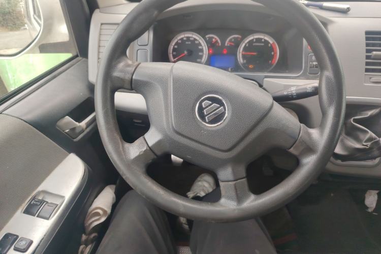 Used Foton Scenic G7 2017 2.0L Long-Wheelbase Commercial Van High Roof 6-Seater 4Q20M
