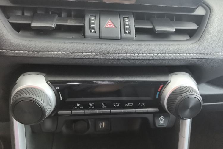 Used Toyota RAV4 2023 2.0L CVT Two-Wheel Drive Urban Edition Audio And AC Panel