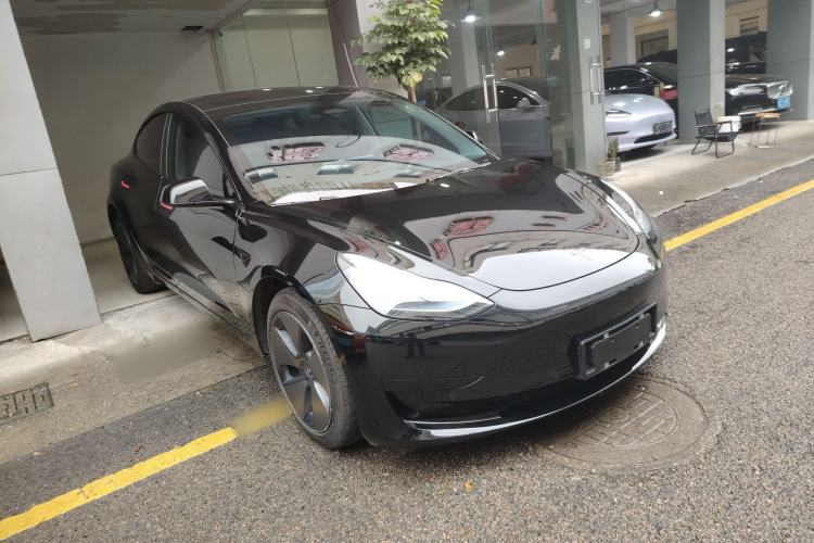 Used Tesla Model 3 2022 Rear-Wheel-Drive Version Front Right 45 Deg