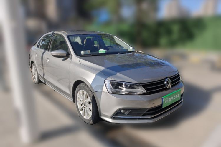 Used Volkswagen Sagitar 2015 230TSI Automatic Comfort Version Front Right 45 Deg