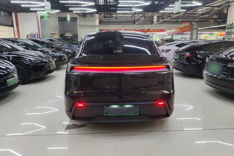 Used Tesla Model Y L 2025 Model Long-Range All-Wheel-Drive Version
