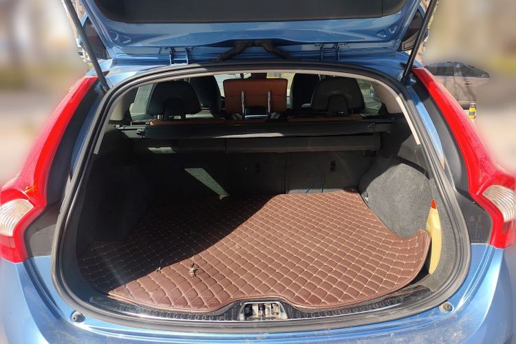 Used Volvo V60 2014 Restyled T5 Zhiya Edition
