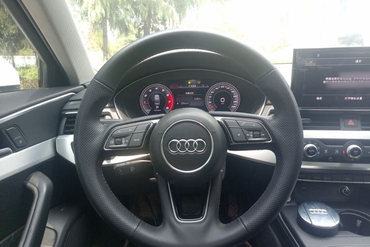 Used Audi A4L 2020 40 TFSI Fashion Dynamic Model Steering Wheel