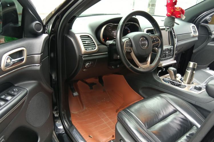 Used Jeep Grand Cherokee 2016 3.0L Comfort Navigation Edition Driver Seat