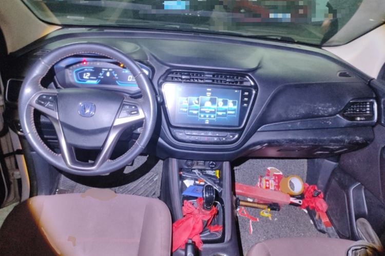 Used CHANGAN OSHAN A800 2017 1.6L Manual Comfort Model Center Console