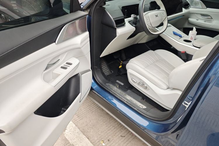 Used XPeng G9 2025 625 Long-Range Max Driver Seat