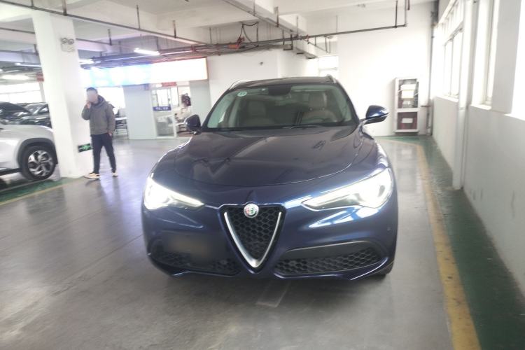 Used Alfa Romeo Stelvio 2017 2.0T 200HP Luxury Edition
