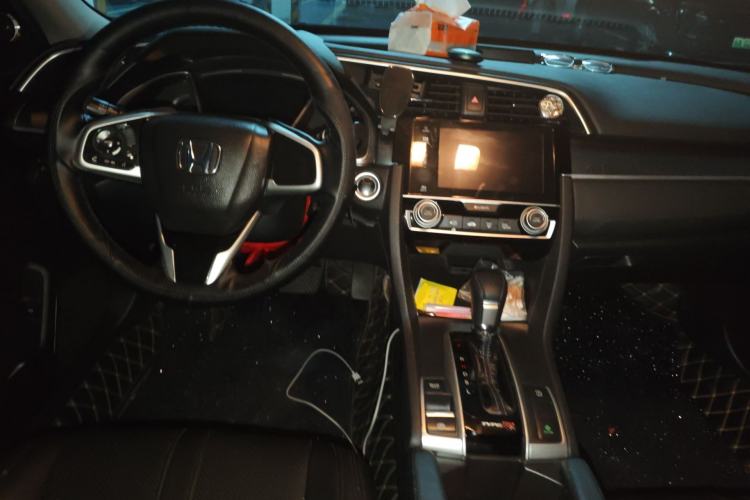 Used Honda Civic 2016 220TURBO CVT Luxury Edition Center Console